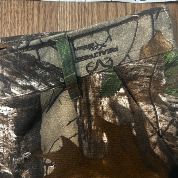 Realtree Camouflage Cargo Shorts Women Size 28 Outdoor Hunting Fishing - Picture 4 of 8